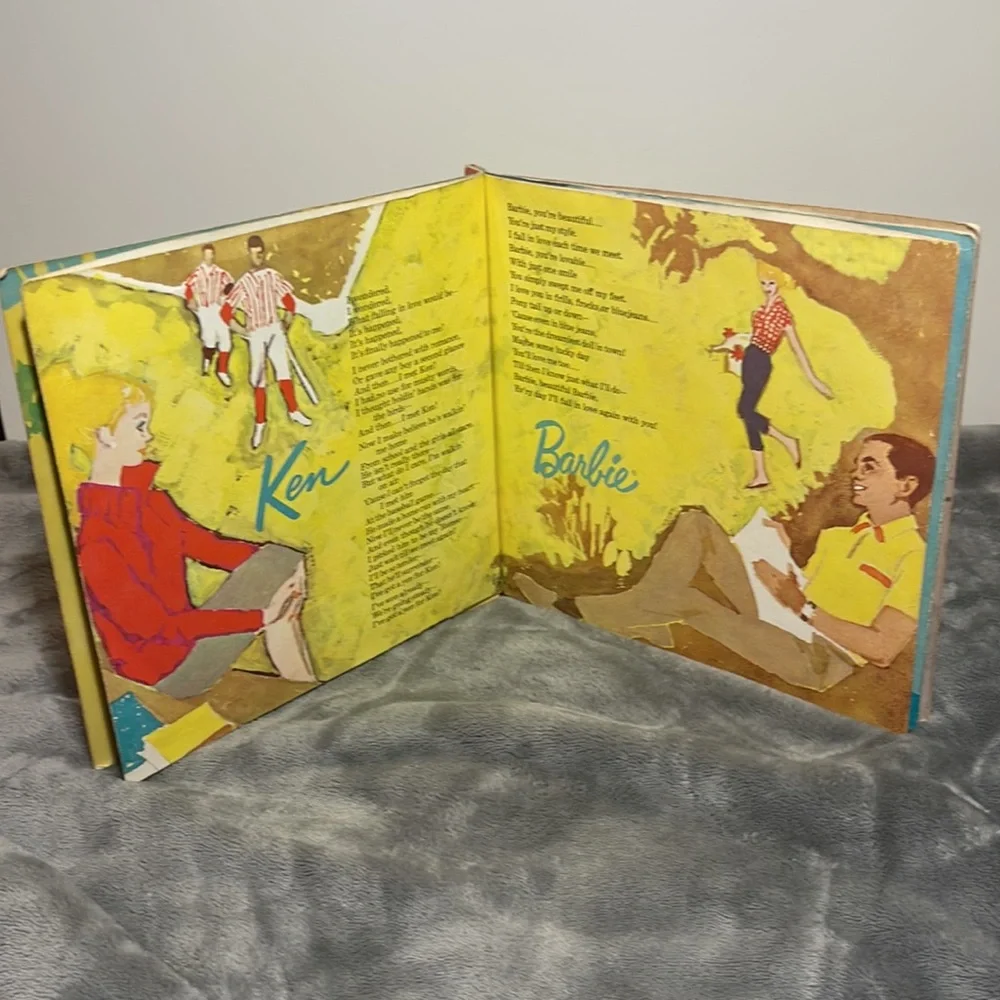 Barbie Sings! 45 RPM Single-book of 3 - Picture 6 of 9